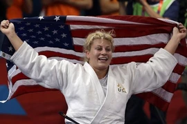 Đoàn Mỹ và Anh bứt phá mạnh mẽ