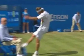 Nalbandian trả giá đắt cho giây phút nóng giận