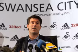 Michel Laudrup bị sa thải theo cách không ai ngờ đến