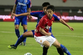 Kagawa tỏa sáng, M.U đoạt cúp đầu Hè