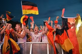 Sự cuồng nhiệt của CĐV gây họa cho đội bóng 