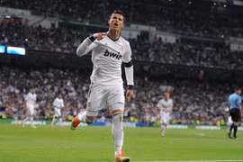 Malaga thảm bại 2-6 tại Bernabeu