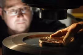 Những điều chưa biết về tấm huy chương Olympic 2012