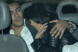 Thất tình, cựu sao Man United vung tiền tìm vui