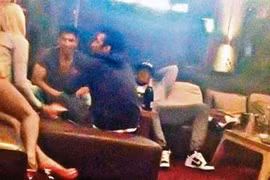 Tuyển thủ Đức tranh thủ làm "chuyện ấy" trước thềm Euro