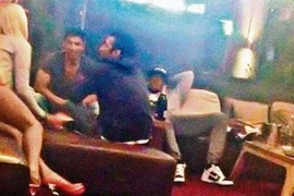 Tuyển thủ Đức tranh thủ làm "chuyện ấy" trước thềm Euro