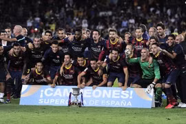 Valdes giúp Barca giành siêu cúp