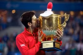 Djokovic vùi dập Nadal, trong ngày mất ngôi vị số 1 thế giới