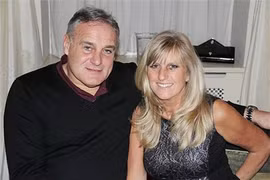 Cựu sao Anh ngoại tình với người đẹp kém 26 tuổi