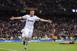 Real Madrid đặt một chân vào bán kết