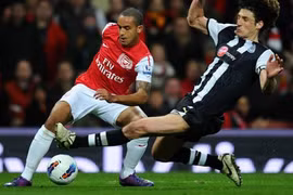 Arsenal trở thành "ông vua ngược dòng" 