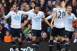 Tottenham trở lại cuộc đua