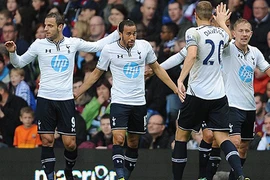 Tottenham trở lại cuộc đua