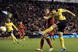 Liverpool bỏ lỡ cơ hội giành vé sớm