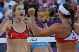 Cặp mỹ nhân bóng chuyền bãi biển gây chấn động với 3 HCV liên tiếp