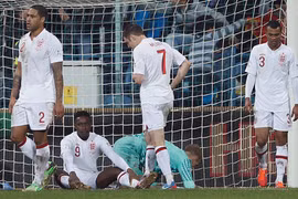 “Tuyển Anh mắc sai lầm chiến thuật”