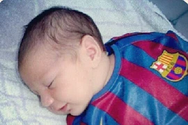 Vừa ra đời, con trai Messi đã làm giới túc cầu nổi sóng