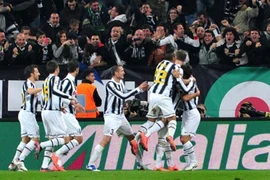 Juventus bùng nổ đánh bại Inter