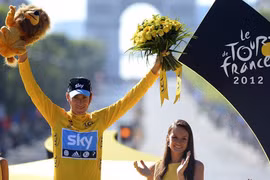 Bradley Wiggins trở thành người Anh đầu tiên vô địch Tour de France