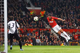 Chelsea thua sốc, Barca, M.U thắng vất vả