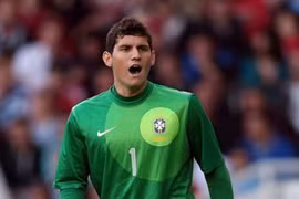 Brazil mất thủ môn số 1 ngay trước thềm Olympic