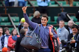 Thắng trận thứ 900, Roger Federer chật vật vào tứ kết