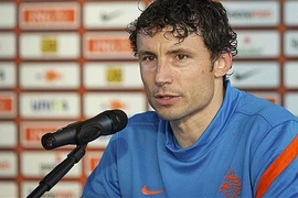 Tuyển Hà Lan sẽ bỏ Euro 2012 nếu bị phân biệt chủng tộc