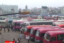 Xử lý hàng loạt các phương tiện chở khách vi phạm an toàn giao thông