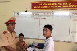 Tổ công tác 141 nhặt được ví, nỗ lực tìm kiếm trao trả người đánh rơi