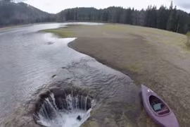 “Hồ nước mất tích” 