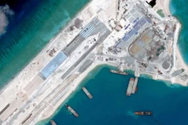 Yêu cầu Trung Quốc ngừng ngay việc xây dựng đảo ở Biển Đông