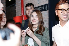  Hà Tăng và dàn sao Việt hào hứng chúc mừng MV mới của Trà My Idol 