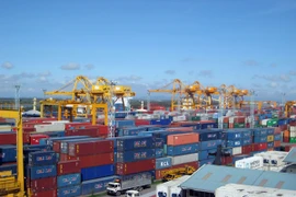 Phí tàu ngoại gây thiệt hại hàng tỷ đồng