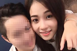 Chị gái Hoa khôi Nam Em trốn bạn gái đồng giới để đi tập kịch