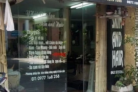 Làm thẩm mỹ trong quán… gội đầu