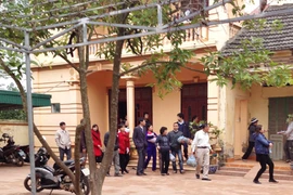 “Thần y” vẫn... lộng hành