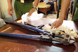 Sơ hở... mở cửa “đón” trộm vào