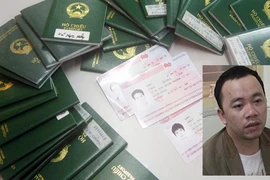 Hàng chục hộ chiếu, thị thực nghi bị làm giả