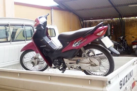 Hoang báo vì... sợ vợ