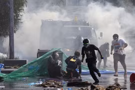 Thủ tướng Thái Lan bác yêu cầu từ chức 