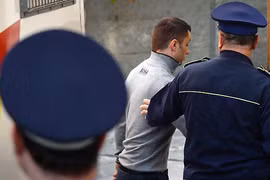 Kiện lại bảo tàng vì trộm tranh quá dễ