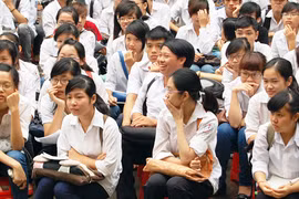 Đột phá thi cử để dạy thêm không còn là gánh nặng