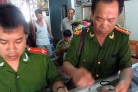 Mạnh tay với hành vi buôn bán quân trang giả