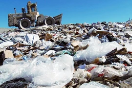 Mạnh tay với “ô nhiễm trắng”