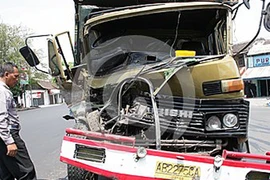 Indonesia: Đi dự đám tang, 18 người tử nạn