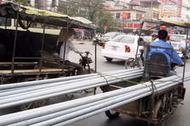 Xe công nông tự chế, xe 3-4 bánh: Khó loại bỏ được ngay