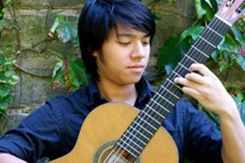 Thần đồng guitar cổ điển trình diễn tại Hà Nội