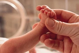 Cha mẹ bị nhiễm HIV: Làm thế nào để con sinh ra khỏe mạnh?