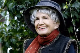 “Bậc thầy nghệ thuật truyện ngắn đương đại” đoạt giải Nobel Văn học