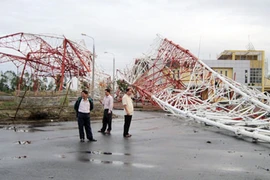 Nơm nớp lo an toàn công trình mùa bão